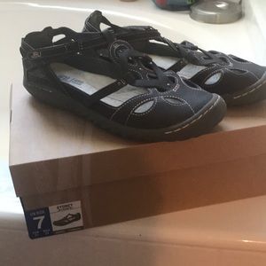 Jbu sandals